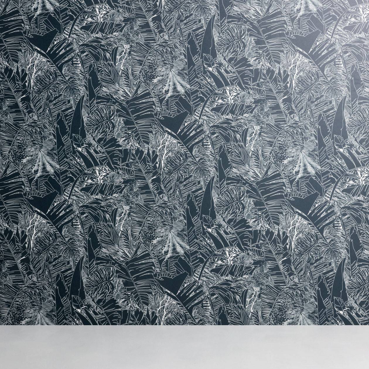 Tropical wallpaper - Petite Friture white on ink