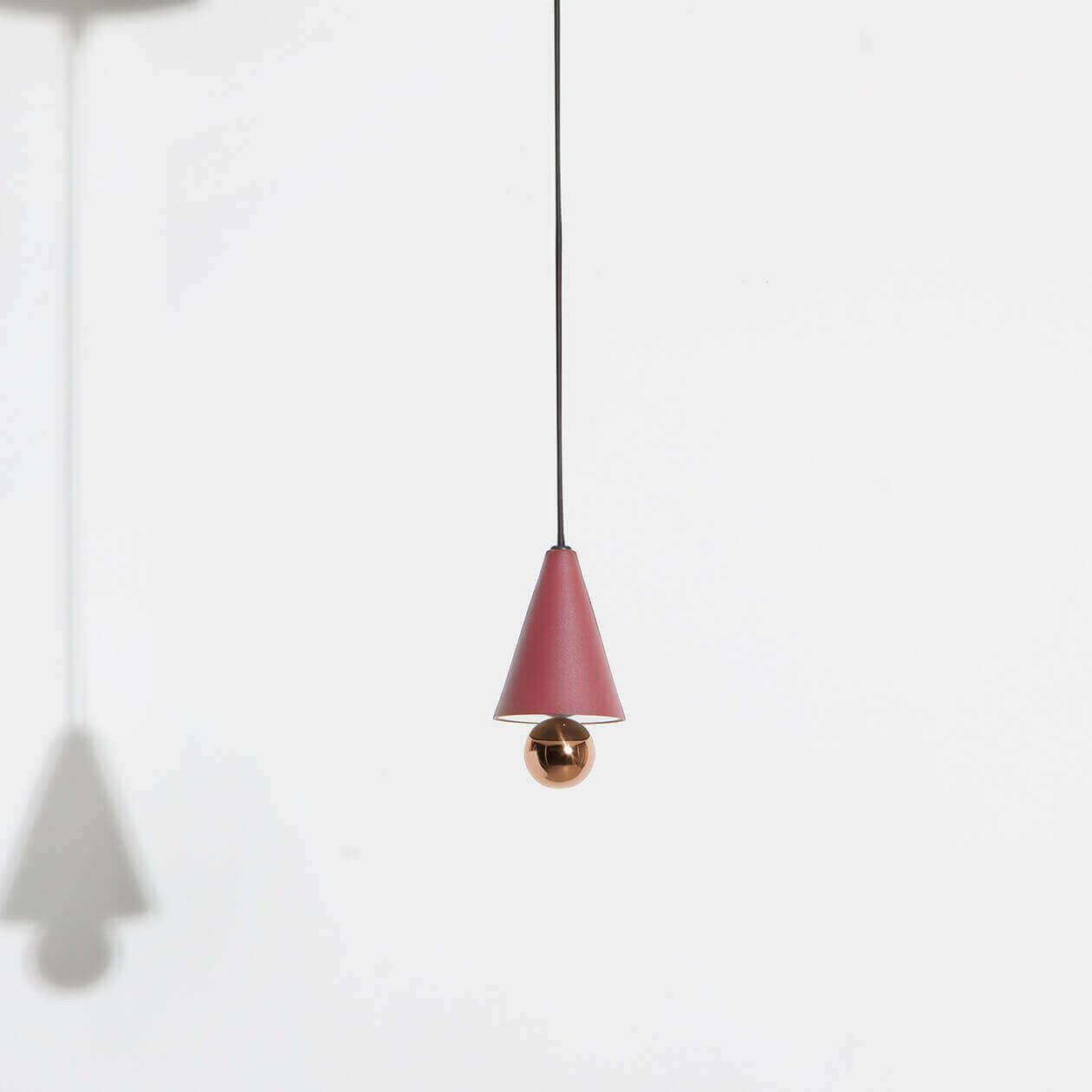 Mini-pendant-lamp-Cherry-LED-brown-red-Petite-Friture